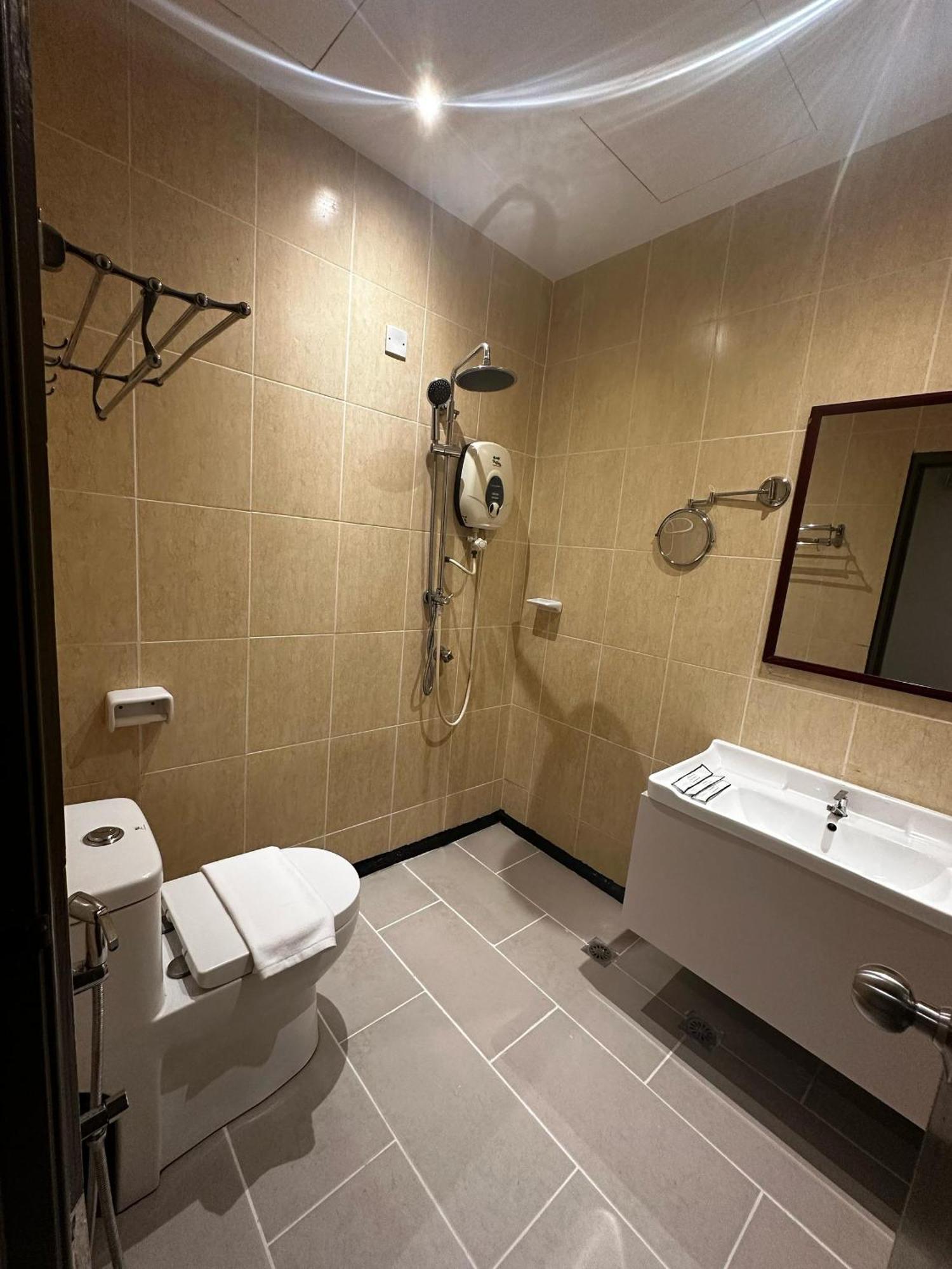 Kingston 12 - Jalan Raja Laut, Kl Hotel Kuala Lumpur