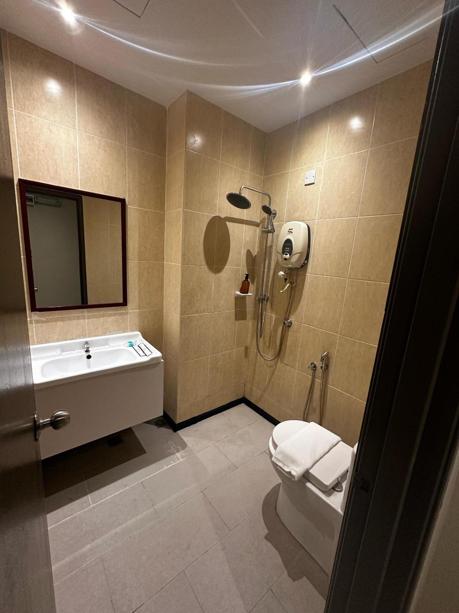 Hotel Kingston 12 - Jalan Raja Laut, Kl Kuala Lumpur